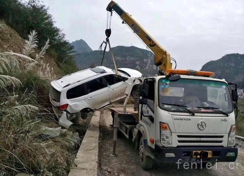 十堰24小时道路救援拖车补胎搭电送油脱困